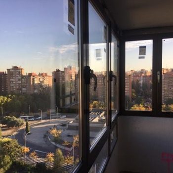 Cerramiento de aluminio en vivienda de Madrid.